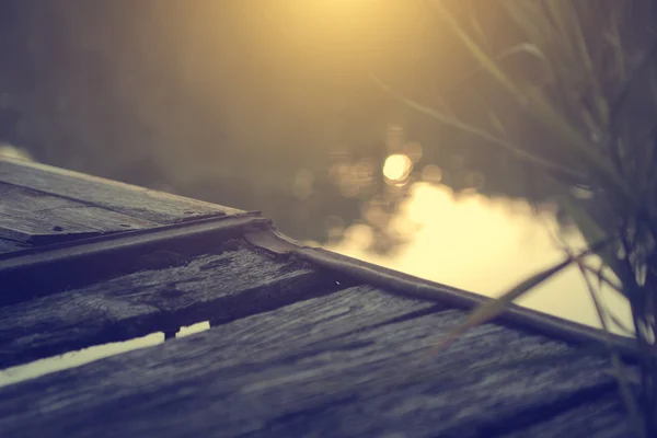 Vintage-Foto von Holzpier im Sonnenuntergang — Stockfoto