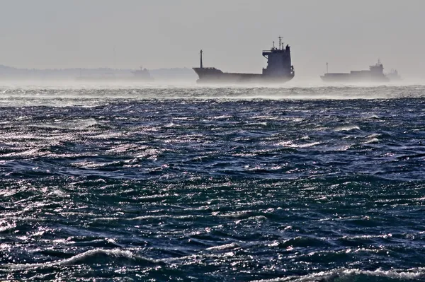 Barcos Contaniner en la tormenta de viento —  Fotos de Stock