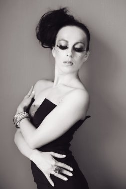 kadın moda saç ve makyaj