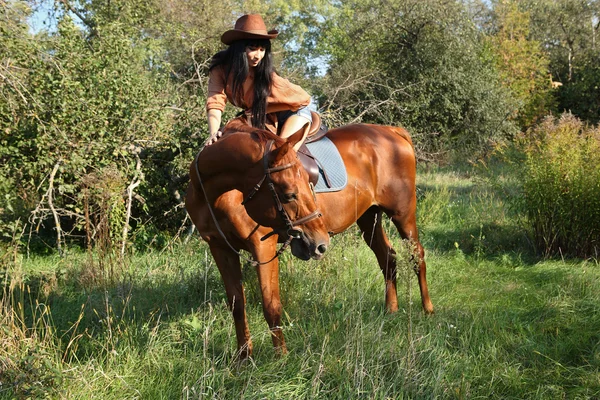 Flicka rider — Stockfoto