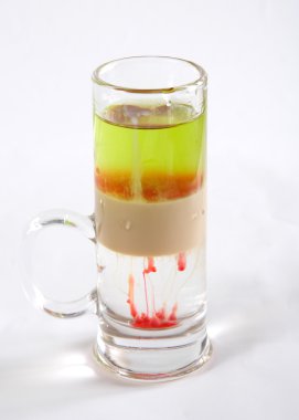 üç katmanlı kokteyl