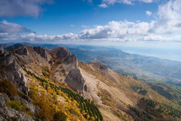 Las montañas de Crimea en otoño — Foto de Stock