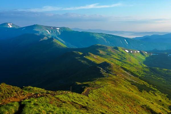 Karpatiska Berg Upplysta Den Uppgående Solen Ukraina — Stockfoto