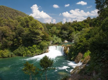 birçok şelaleler ile Krka Vadisi