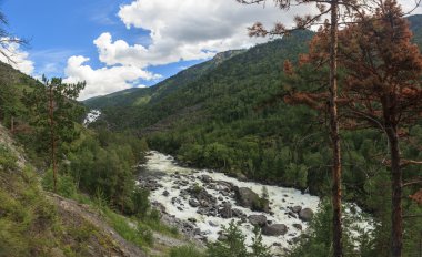 uchar şelale için yol