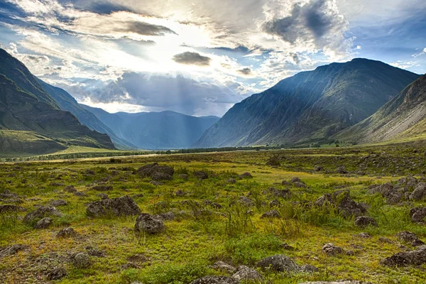 Evening sun over Altai mountains — Stock Photo, Image