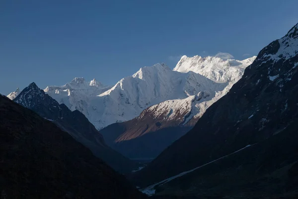 Manaslu Himalaya Bölgesindeki Dağ Yamaçları Dağ Zirveleri — Stok fotoğraf