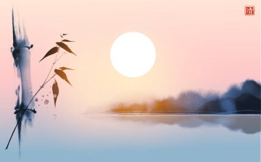 Gündoğumu arka planında suya yansıyan orman ağaçları olan bambu ve ada. Geleneksel oryantal mürekkep boyası sumi-e, u-sin, go-hua. Hiyeroglifin çevirisi - refah.