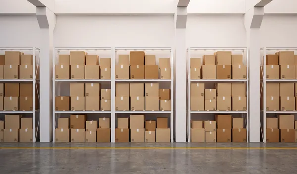 Almacén con muchas cajas apiladas en paletas — Foto de Stock