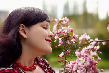 Yeni gelişen bir dal olan güzel kadın portresi