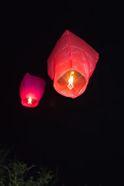 Lâmpada celestial vermelha ardente — Fotografia de Stock