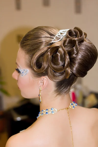 Beautiful hairdress for the bride — Stock Photo, Image
