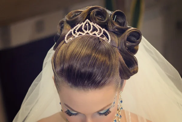 Beautiful hairdress for the bride — Stock Photo, Image