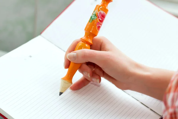 Writing with a pencil — Stock Photo, Image