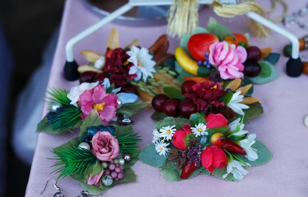 Beautiful Hair Prank Accessory Girls Decorative Flower Beads Handmade — Stock Photo, Image