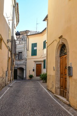 Ripi 'nin dar bir caddesi, Lazio bölgesinin ortaçağ kasabası, İtalya.