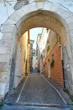 Ripi 'nin dar bir caddesi, Lazio bölgesinin ortaçağ kasabası, İtalya.