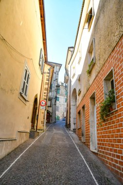 Ripi 'nin dar bir caddesi, Lazio bölgesinin ortaçağ kasabası, İtalya.