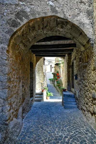 Een Smalle Straat Van Villa Santo Stefano Een Middeleeuwse Stad — Stockfoto