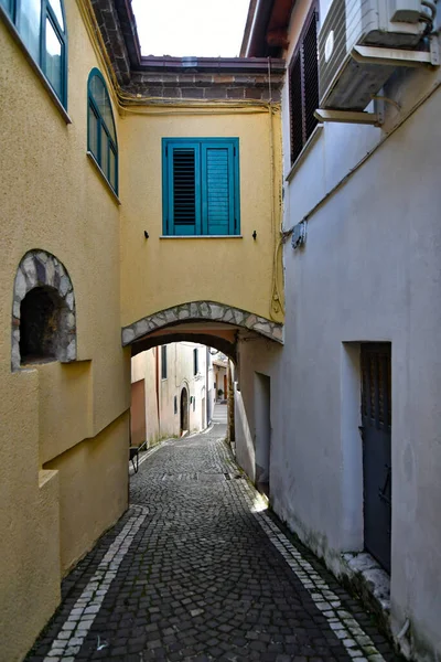 Castel Sasso Keskeny Utcája Egy Kis Falu Caserta Tartomány Hegyeiben — Stock Fotó