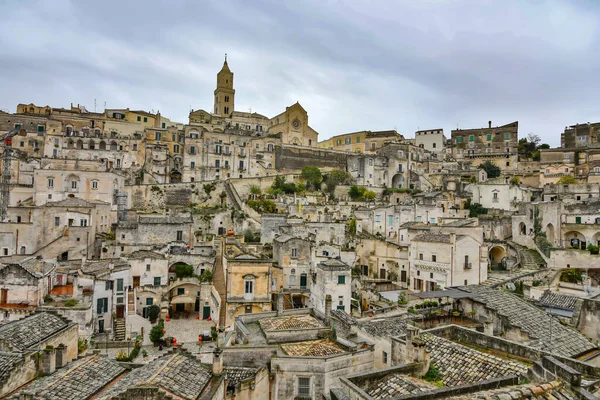 Una Calle Matera Una Antigua Ciudad Construida Roca Encuentra Región —  Fotos de Stock