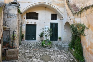 Matera 'daki eski evler, İtalya' nın Basilicata bölgesinde eski bir kasaba..