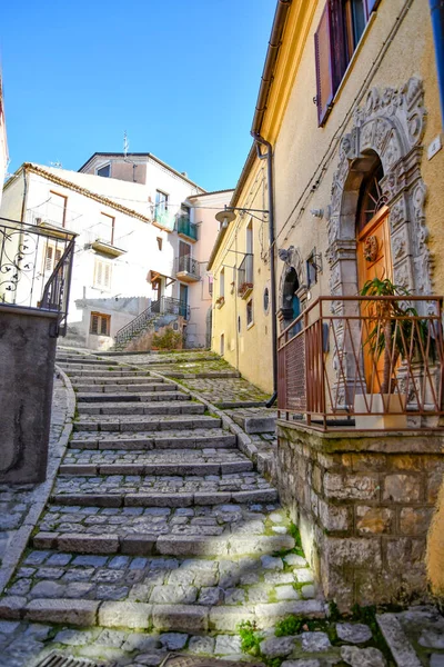 Una Pequeña Calle Entre Las Antiguas Casas Pignola Pequeño Pueblo — Foto de Stock