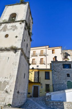 Buonalbergo kilisesinin çan kulesi, İtalya 'nın Benevento eyaletinde bir dağ köyü..