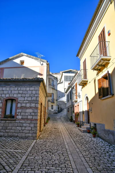 Ulica Wśród Charakterystycznych Domów Buonalbergo Górskiej Wioski Prowincji Benevento Włochy — Zdjęcie stockowe