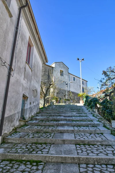 Una Strada Tra Caratteristiche Case Montecalvo Irpino Borgo Montagna Provincia — Foto Stock