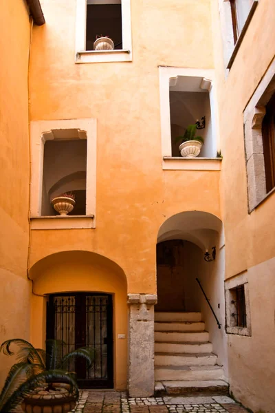 Stará Budova Výhledem Moře Gaeta Italské Město Regionu Lazio — Stock fotografie