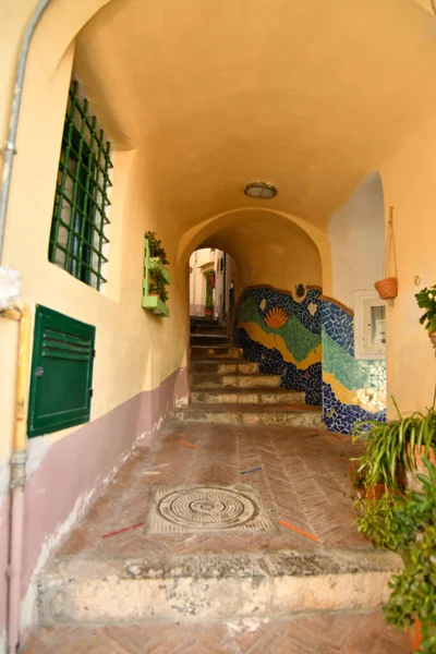 Een Smalle Straat Arboli Een Klein Dorpje Aan Amalfi Kust — Stockfoto