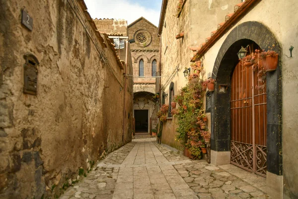 Una Calle Estrecha Entre Las Antiguas Casas Piedra Del Barrio —  Fotos de Stock