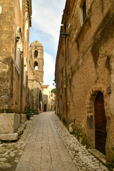 Talya Nın Eski Caserta Şehrinin Eski Taş Evleri Arasında Dar — Stok fotoğraf