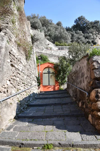 Wąska Uliczka Wśród Starych Kamiennych Domów Sarno Miasto Prowincji Neapol — Zdjęcie stockowe