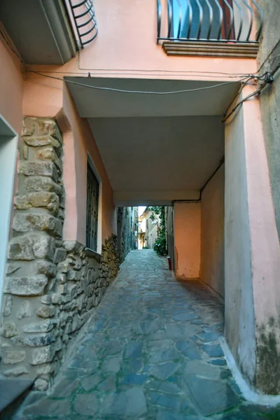 Wąska Uliczka Wśród Starych Kamiennych Domów Altavilla Silentina Miasto Prowincji — Zdjęcie stockowe