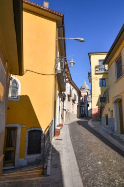 Fontanarosa 'da dar bir sokak, İtalya' nın Avellino eyaletine bağlı küçük bir köy..