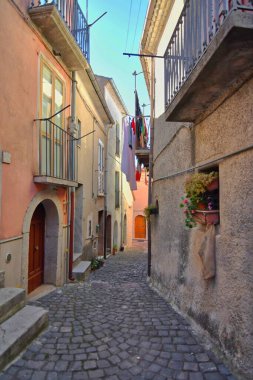 Nusco 'da dar bir sokak, İtalya' nın Avellino eyaletinde küçük bir köy..