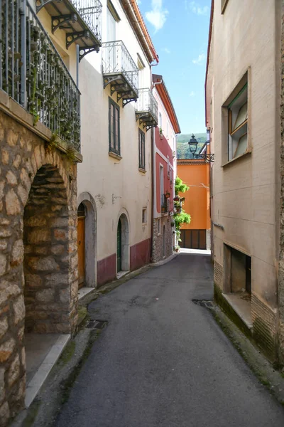 Uma Rua Estreita Entre Antigas Casas Teggiano Uma Aldeia Medieval — Fotografia de Stock