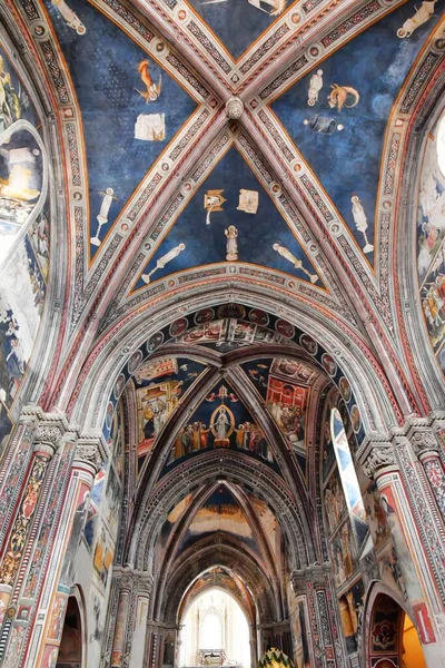 Εσωτερικό Εκκλησίας Μεσαιωνικές Ζωγραφιές Χτισμένες Στην Αγία Αικατερίνη Γαλατίνας Μια — Φωτογραφία Αρχείου