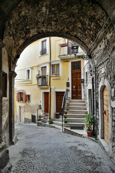 Une Rue Étroite Entre Les Vieilles Maisons Pierre Pratola Peligna — Photo