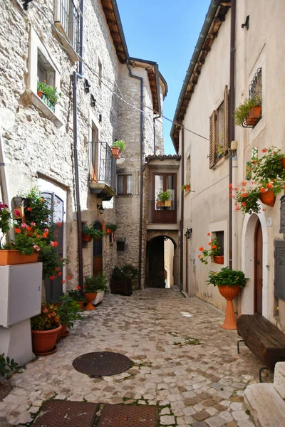 Úzká Ulice Mezi Starými Kamennými Domy Barrea Středověké Vesnice Regionu — Stock fotografie
