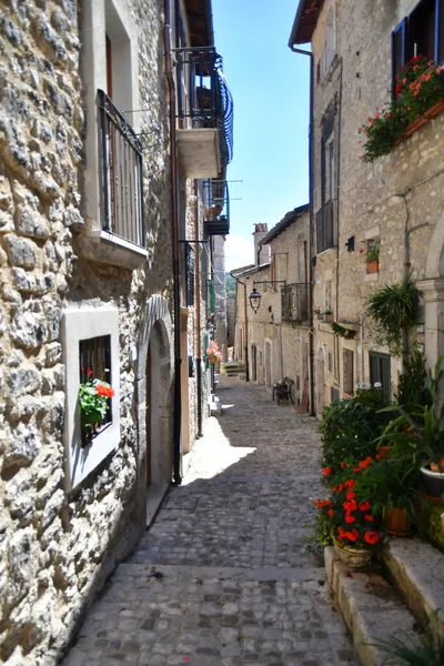 Eine Enge Straße Zwischen Den Alten Steinhäusern Von Barrea Einem — Stockfoto