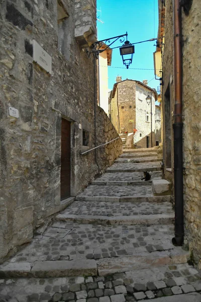 Une Rue Étroite Entre Les Vieilles Maisons Pierre Barrée Village — Photo