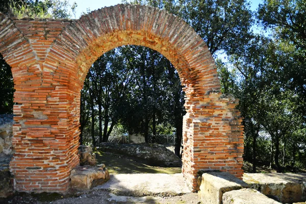Arco Entre Ruínas Cuma Antigo Chalé Perto Nápoles Itália — Fotografia de Stock
