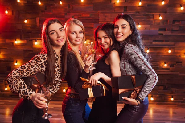 Happy Women Celebrate Champagne Glasses Gifts — Stockfoto