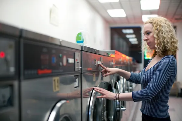 Laundromat girl — Stock Photo, Image