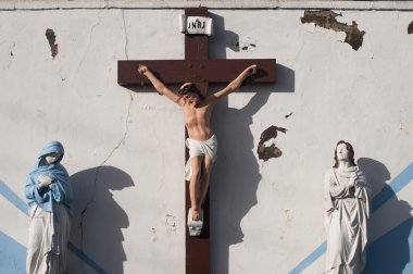 Kutsal heykeli gölgeler