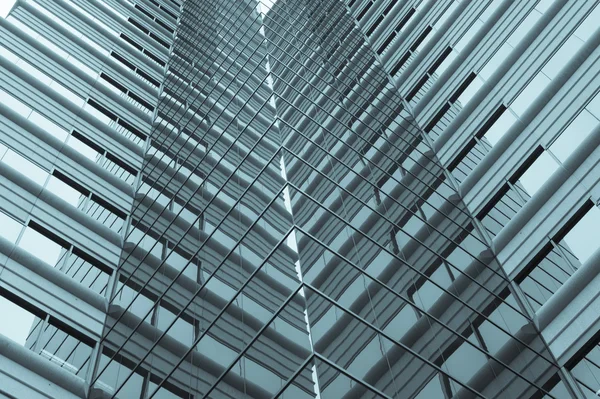 Gebäude, das sich selbst reflektiert — Stockfoto
