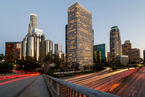 Los Ángeles ciudad velocidad puesta del sol — Foto de Stock